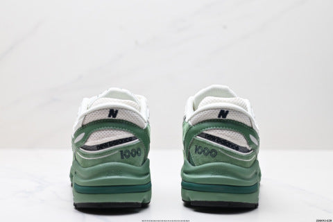 New Balance 1000 series running shoes for men and women, suitable for casual sports.