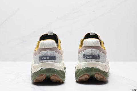New Balance MTMORLY3 running shoes, shock-absorbing running shoes, platform sole for added height, versatile and stylish.