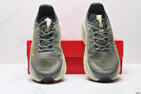 New Balance MTMORLY3 running shoes, athletic shoes, shock absorption, platform sole for added height, versatile and stylish.