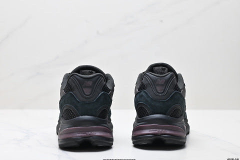 New Balance 2010 series running shoes, breathable mesh cushioning, casual athletic shoes.