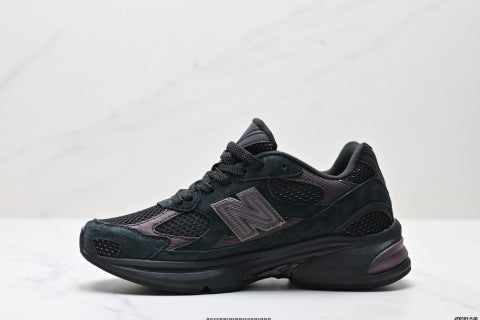 New Balance 2010 series running shoes, breathable mesh cushioning, casual athletic shoes.