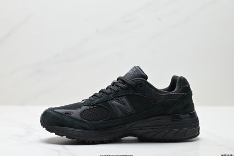New Balance MR993 series running shoes: classic retro style, versatile for casual and athletic wear.