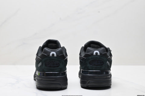 New Balance MR993 series running shoes: classic retro style, versatile for casual and athletic wear.