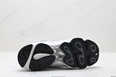 New Balance 1000 series running shoes, low-top, dad style, casual sportswear.