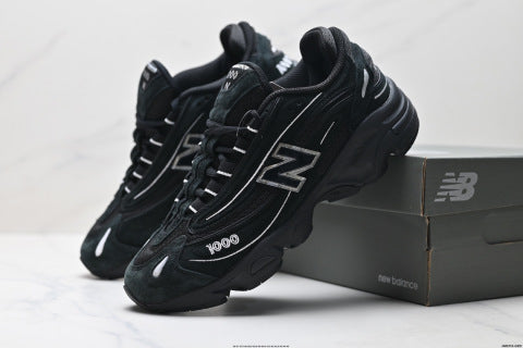 New Balance 1000 series athletic shoes, running shoes, comfortable, slip-resistant and durable.