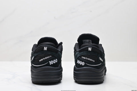 New Balance 1000 series athletic shoes, running shoes, comfortable, slip-resistant and durable.
