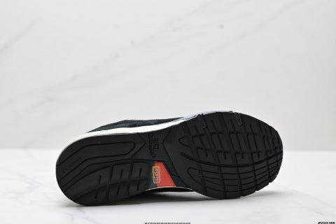 New Balance NB 992 series running shoes: classic, comfortable, slip-resistant, and versatile for casual and athletic wear.