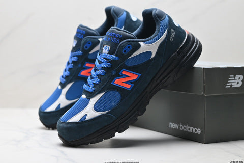 New Balance Made in USA MR993 series running shoes, classic and versatile, suitable for casual and athletic wear.