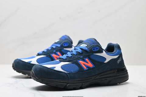 New Balance Made in USA MR993 series running shoes, classic and versatile, suitable for casual and athletic wear.