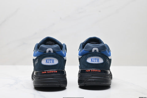 New Balance Made in USA MR993 series running shoes, classic and versatile, suitable for casual and athletic wear.