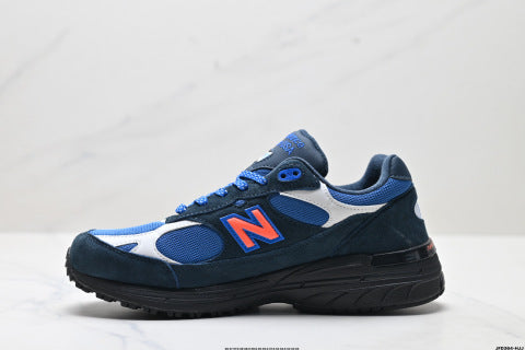 New Balance Made in USA MR993 series running shoes, classic and versatile, suitable for casual and athletic wear.