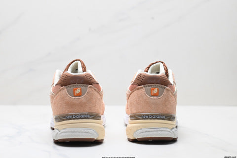 New Balance NB 990 series athletic shoes, breathable mesh, low-top, casual running shoes.