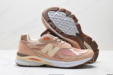 New Balance NB 990 series athletic shoes, breathable mesh, low-top, casual running shoes.