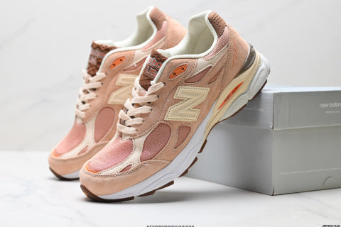 New Balance NB 990 series athletic shoes, breathable mesh, low-top, casual running shoes.