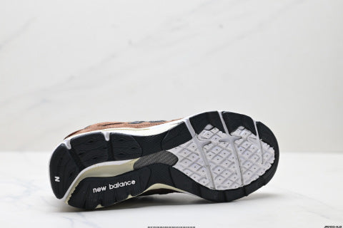 New Balance NB 990 series running shoes, athletic shoes, breathable mesh upper, comfortable, non-slip, casual wear.