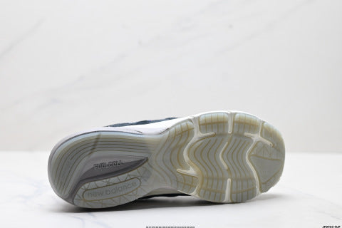 New Balance NB 990 series athletic shoes, running shoes, men's and women's shoes, breathable mesh upper, casual shoes.