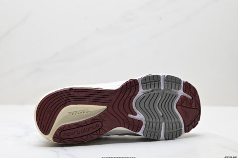 New Balance NB 990 series running shoes for men and women, breathable mesh upper, suitable for sports and leisure.