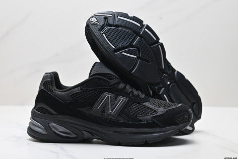 New Balance M2010 series running shoes, athletic shoes, breathable mesh, slip-resistant, wear-resistant, and cushioning.