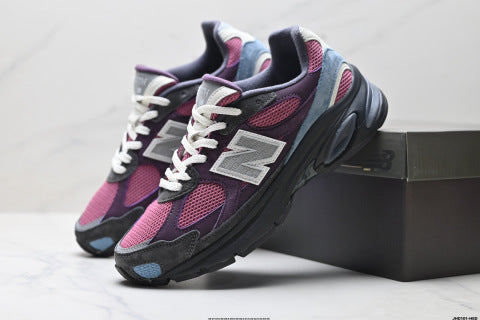 New Balance M2010 series running shoes, featuring a dad-style design with breathable mesh fabric, suitable for casual sports.