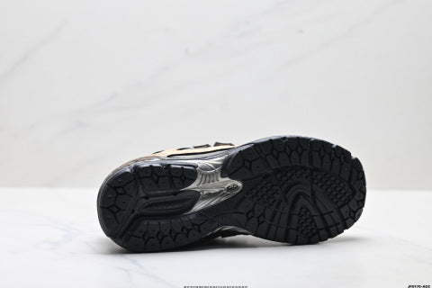 New Balance M1906 series running shoes, casual and comfortable, slip-resistant and durable, chunky sneaker style.