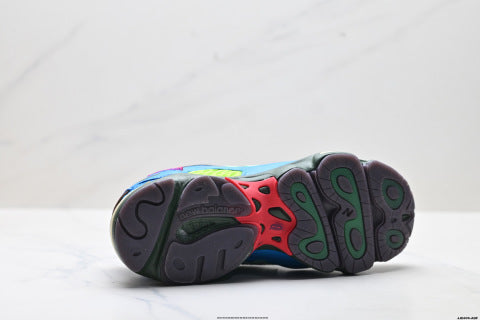 New Balance 1000 series running shoes, athletic shoes, comfortable, non-slip, low-top casual style.