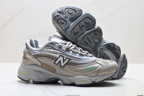 New Balance 1000 series athletic shoes, running shoes, comfortable, slip-resistant, durable, and casual.