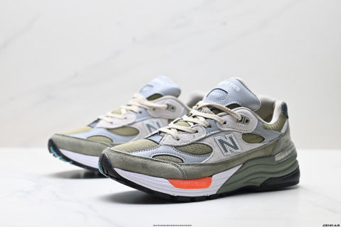 New Balance 992 series athletic running shoes, classic casual style, versatile.