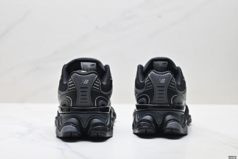 New Balance M2000 series running shoes: stylish, versatile, shock-absorbing, slip-resistant, and durable.