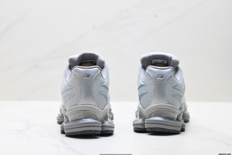 New Balance M2000 series running shoes, athletic shoes, stylish and versatile, shock-absorbing, slip-resistant and durable.