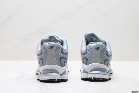 New Balance 2000 series running shoes, athletic shoes, stylish and versatile, shock-absorbing, slip-resistant and durable.