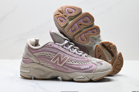 New Balance 1000 series sneakers, low-top dad style, casual running shoes