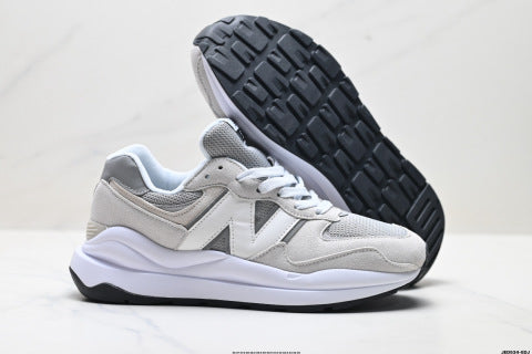 New Balance 5740 series running shoes, athletic shoes, slip-resistant, wear-resistant, and cushioned.