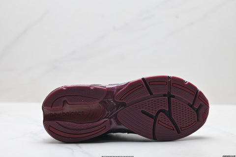 New Balance 2010 Series Sneakers: Durable and Breathable Mesh Fabric for Casual Running