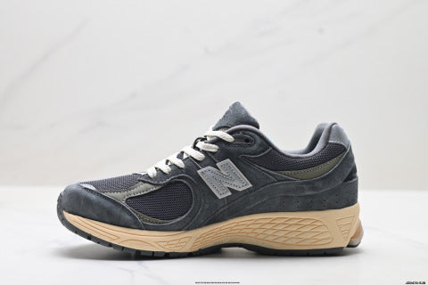 New Balance 2002R running shoes, athletic shoes, comfortable, slip-resistant, durable, and casual.