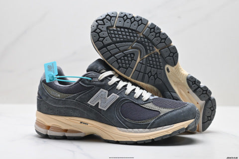 New Balance 2002R running shoes, athletic shoes, comfortable, slip-resistant, durable, and casual.