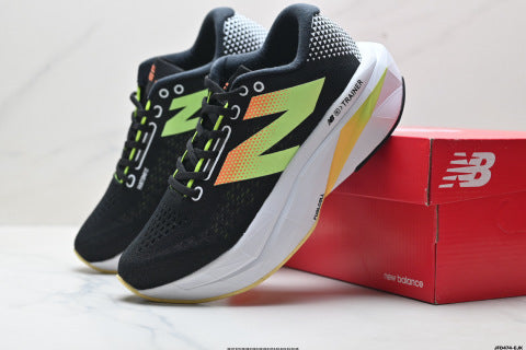 New Balance SC Trainer V3 series running shoes: training, sprinting, fitness tests, and racing; breathable and cushioned.