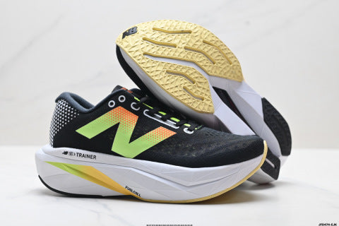 New Balance SC Trainer V3 series running shoes: training, sprinting, fitness tests, and racing; breathable and cushioned.