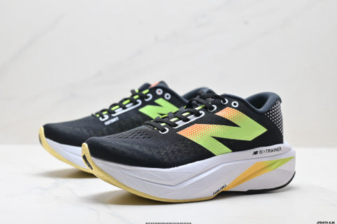 New Balance SC Trainer V3 series running shoes: training, sprinting, fitness tests, and racing; breathable and cushioned.