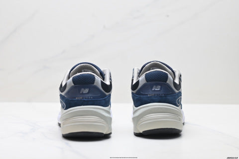 New Balance NB 990 series athletic shoes, running shoes, breathable mesh upper, low-top casual shoes.