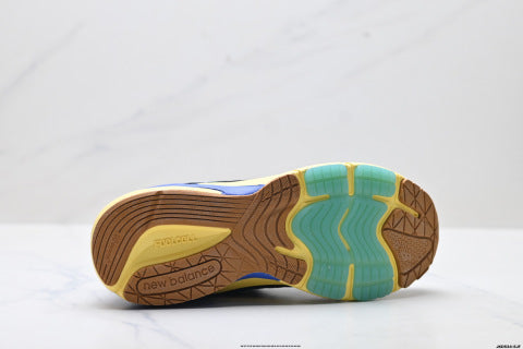 New Balance NB 990 series athletic shoes, mesh low-top casual running shoes.