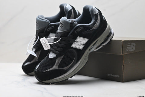 New Balance 2002R athletic shoes, men's and women's shoes, breathable and cushioned casual shoes.