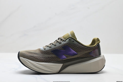 New Balance FuelCell running shoes: Simple mesh fabric, non-slip, wear-resistant, breathable, and lightweight.