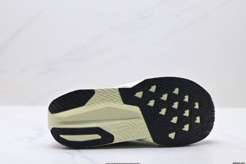 New Balance FuelCell athletic shoes, running shoes, men's and women's shoes, slip-resistant, wear-resistant, breathable and lightweight.