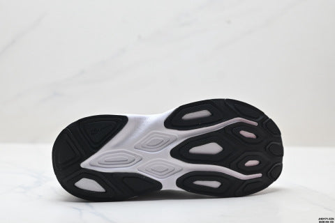 New Balance NB Fresh Foam running shoes: comfortable, slip-resistant, durable, low-top, marathon running shoes.