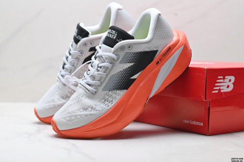 New Balance FuelCell athletic shoes, running shoes, simple mesh fabric, non-slip, wear-resistant, breathable and lightweight.