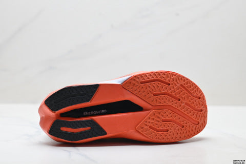 New Balance FuelCell athletic shoes, running shoes, simple mesh fabric, non-slip, wear-resistant, breathable and lightweight.