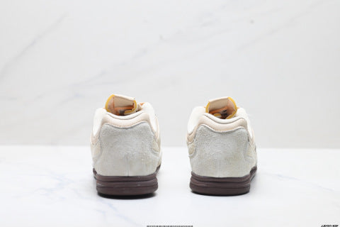 New Balance NB RC42 series athletic shoes, comfortable, versatile, slip-resistant, shock-absorbing, low-top casual sneakers.
