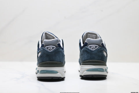 New Balance 991 series running shoes, classic and versatile casual athletic shoes.