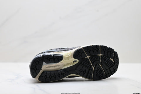 New Balance M1906 series athletic shoes, men's and women's running shoes, breathable and cushioned.