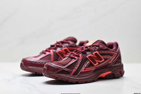 New Balance M1906 series athletic shoes, chunky sneakers, men's and women's running shoes, breathable and cushioned.
